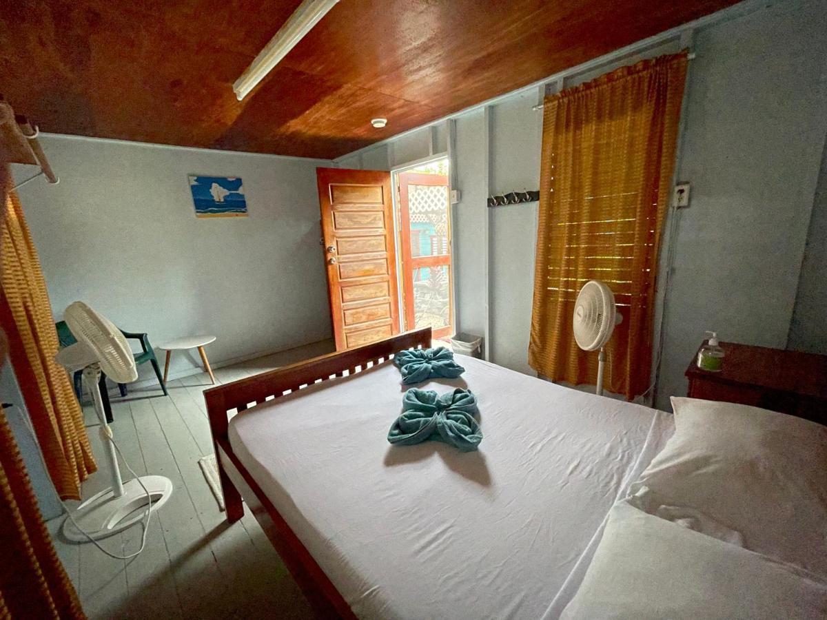 Sea N Sun Guest House Caye Caulker Kültér fotó