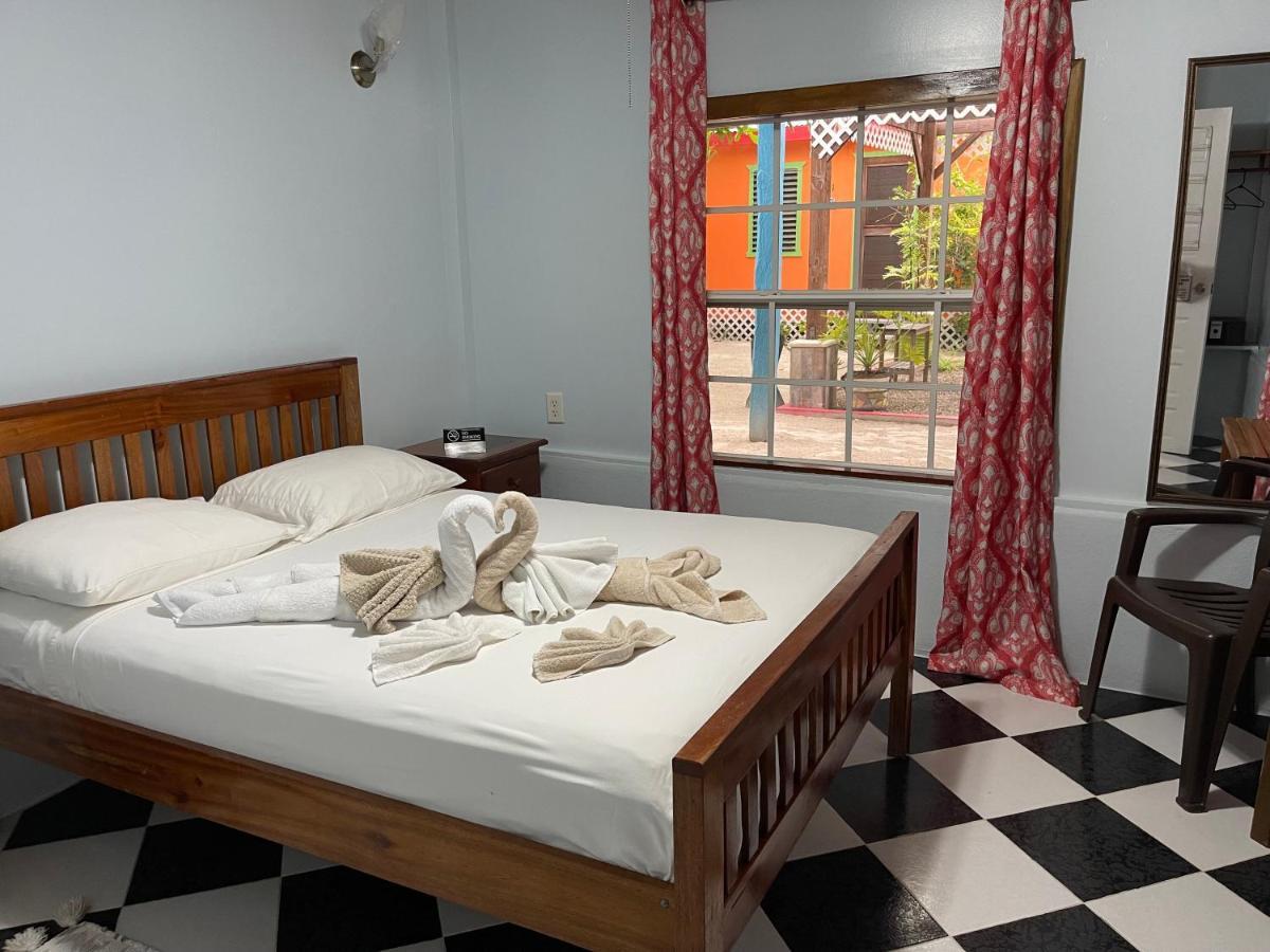 Sea N Sun Guest House Caye Caulker Kültér fotó