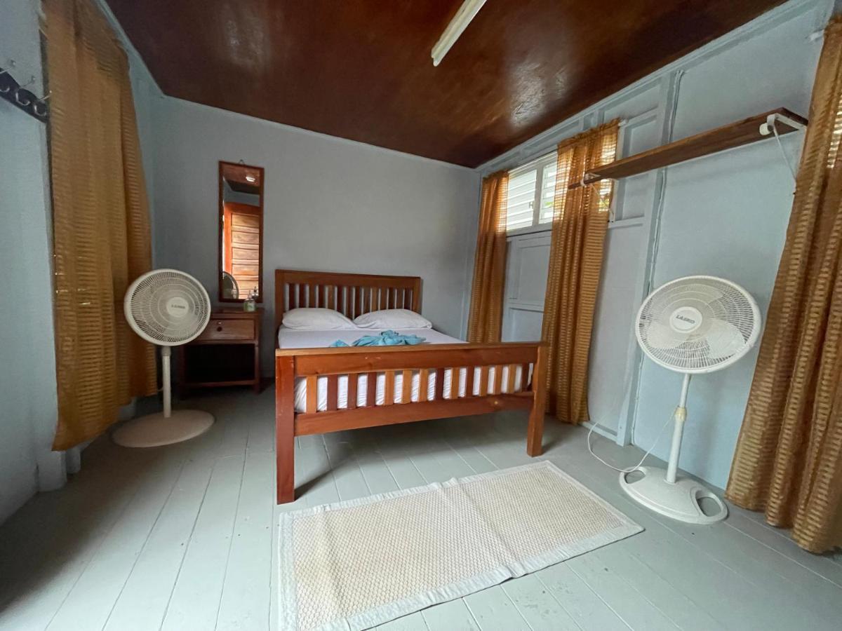 Sea N Sun Guest House Caye Caulker Kültér fotó