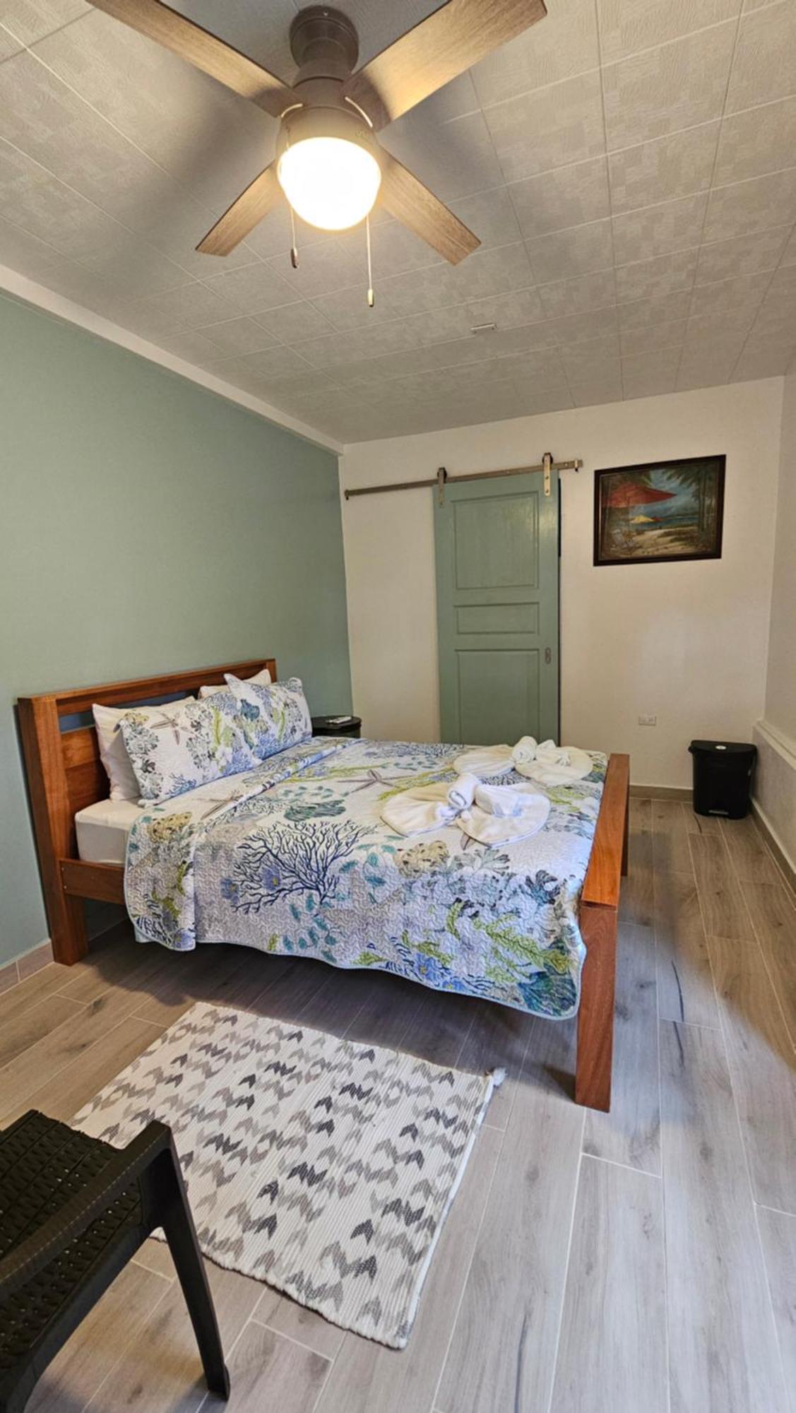 Sea N Sun Guest House Caye Caulker Kültér fotó
