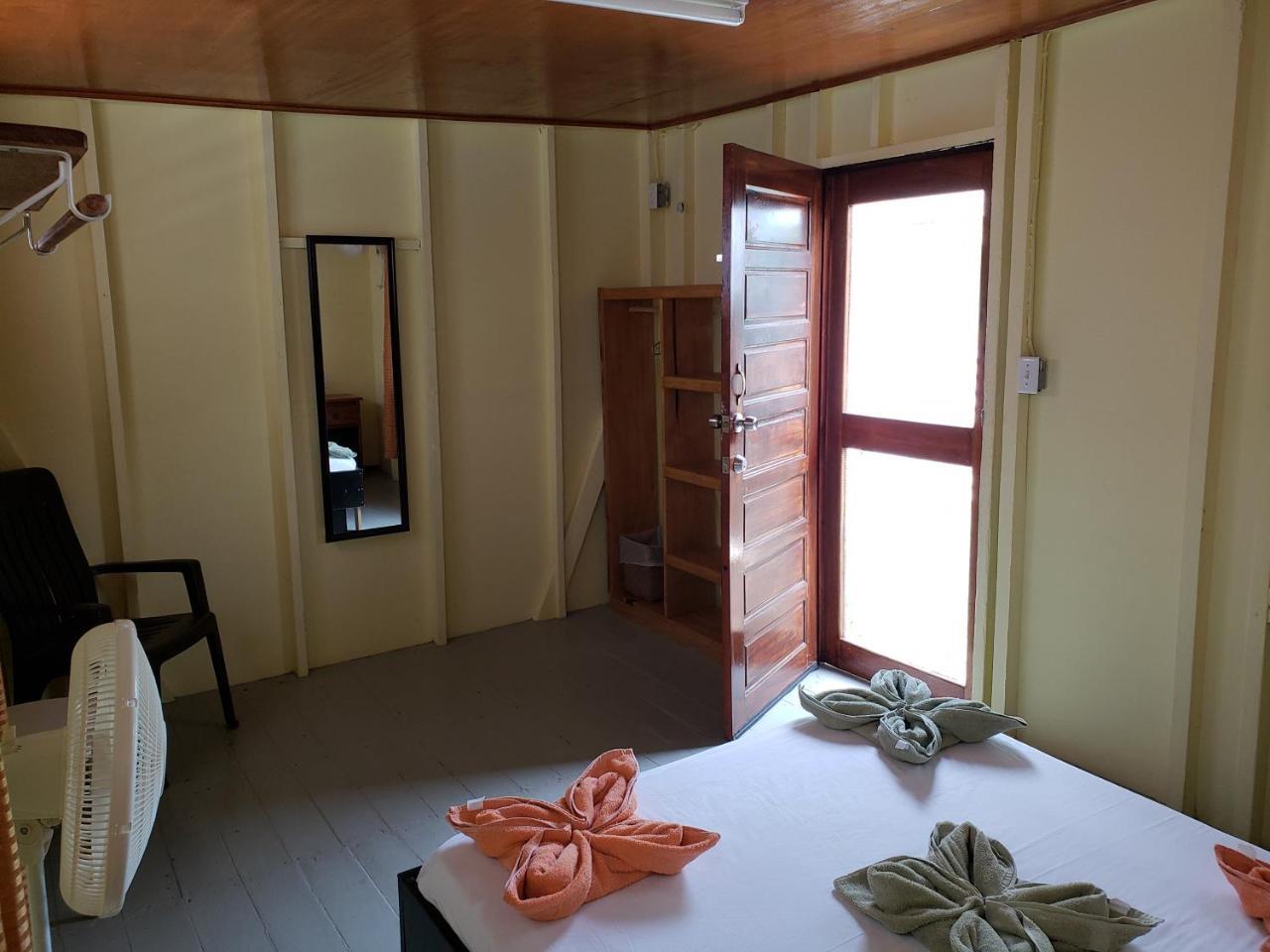 Sea N Sun Guest House Caye Caulker Kültér fotó